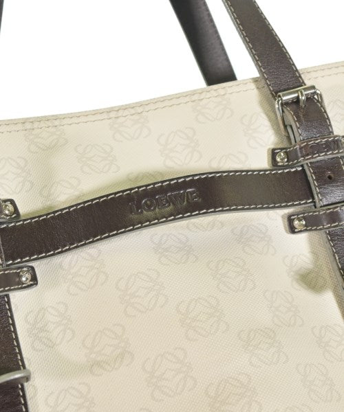 LOEWE กระเป๋าถือ