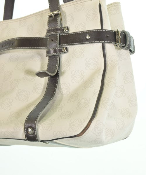 LOEWE กระเป๋าถือ