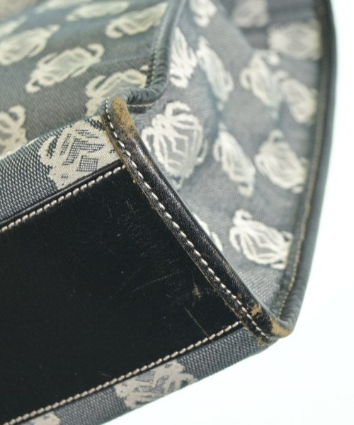 LOEWE กระเป๋าถือขนาดใหญ่