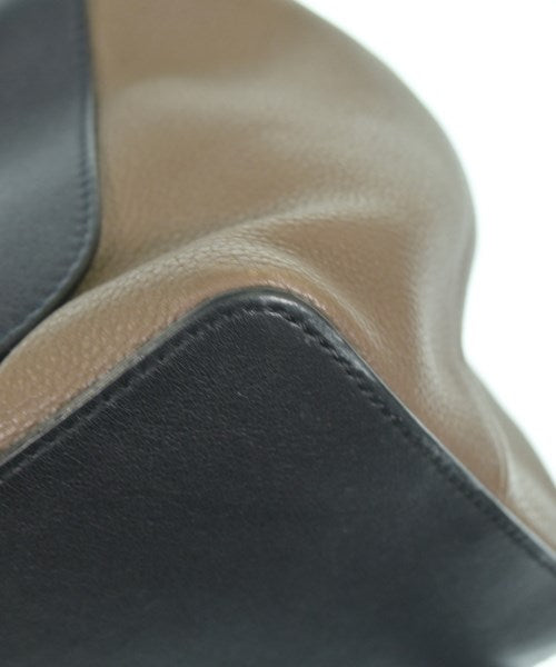 LOEWE เป้สะพายหลัง