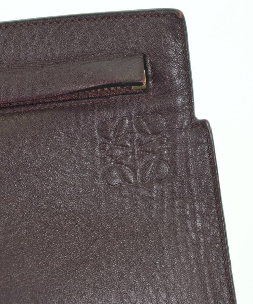 LOEWE คลัตช์