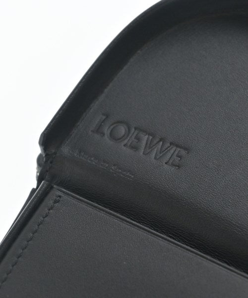 LOEWE กระเป๋า