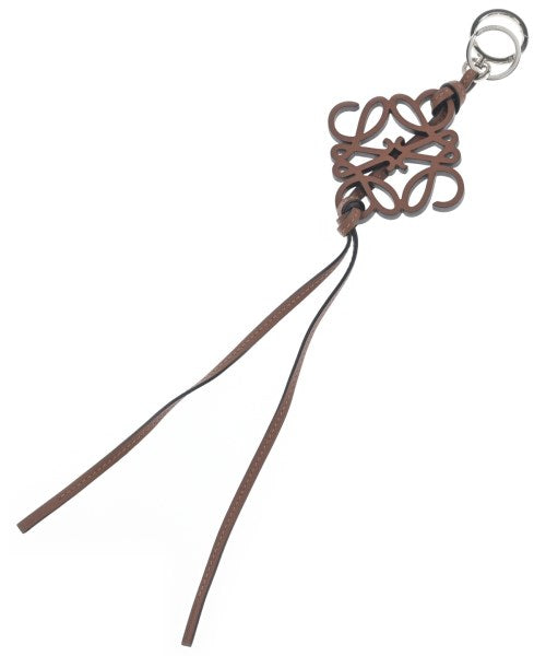 LOEWE เครื่องประดับบนกระเป๋า
