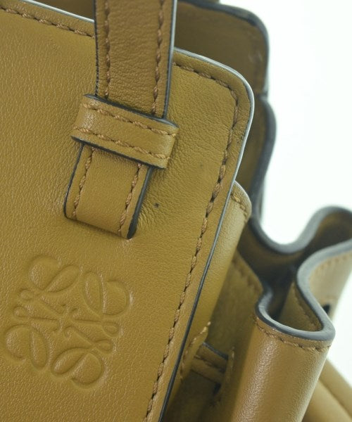 LOEWE กระเป๋าถือ