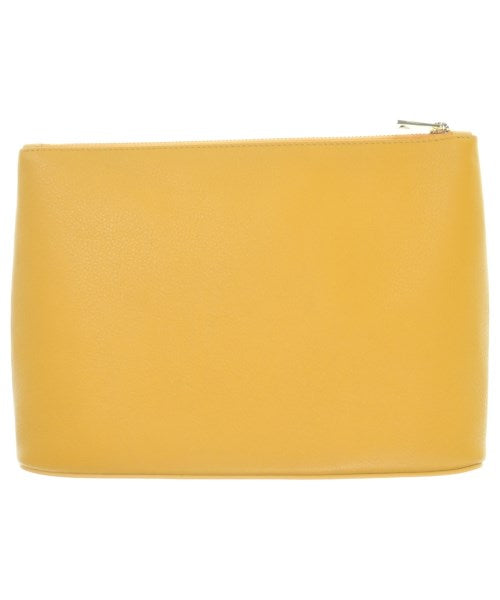 LOEWE คลัตช์