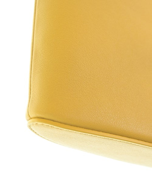 LOEWE คลัตช์