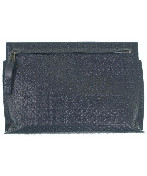LOEWE คลัตช์