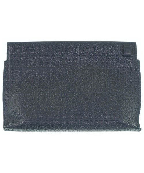 LOEWE คลัตช์