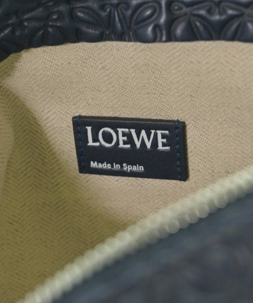 LOEWE คลัตช์