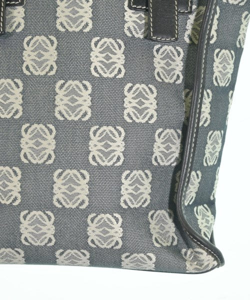 LOEWE กระเป๋าถือ