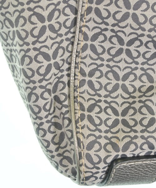 LOEWE กระเป๋าถือขนาดใหญ่