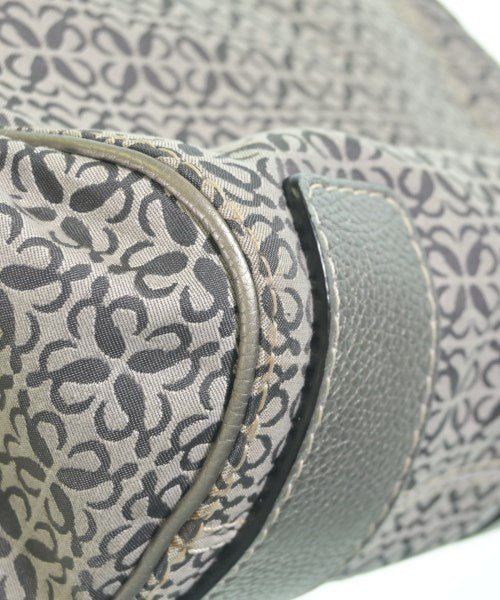 LOEWE กระเป๋าถือขนาดใหญ่
