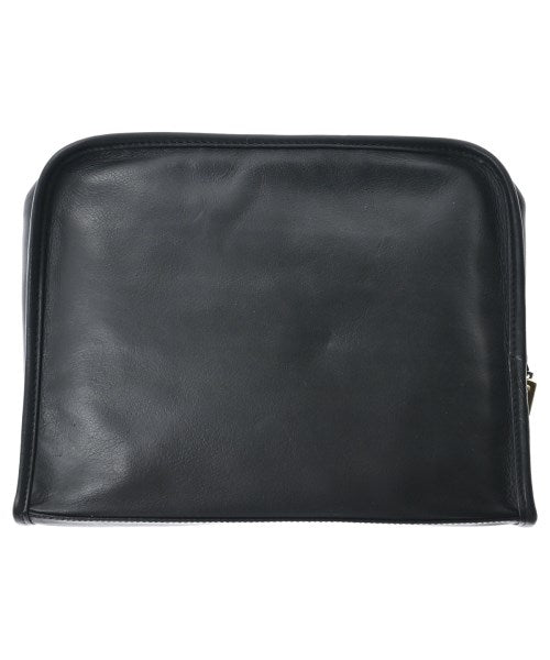 LOEWE คลัตช์