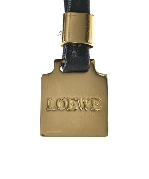 LOEWE คลัตช์