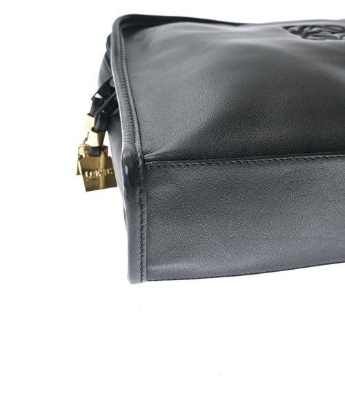 LOEWE คลัตช์