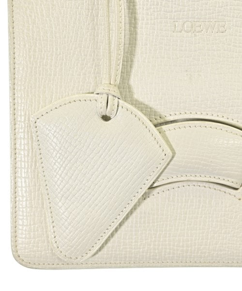 LOEWE กระเป๋าถือ