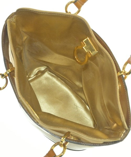 Salvatore Ferragamo กระเป๋าถือขนาดใหญ่