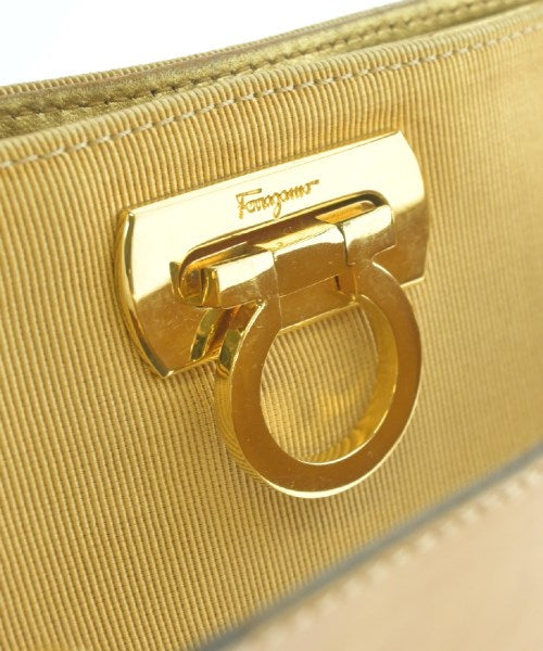 Salvatore Ferragamo กระเป๋าถือขนาดใหญ่