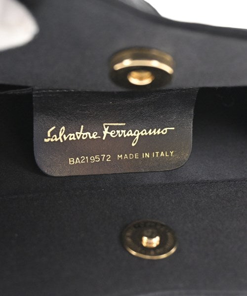 Salvatore Ferragamo คลัตช์