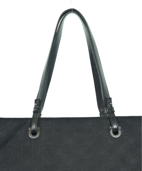 Salvatore Ferragamo กระเป๋าถือขนาดใหญ่