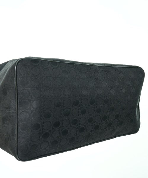 Salvatore Ferragamo กระเป๋าถือขนาดใหญ่