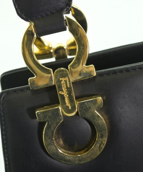 Salvatore Ferragamo กระเป๋าสะพาย