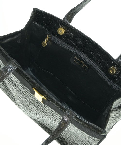 Salvatore Ferragamo กระเป๋าถือขนาดใหญ่