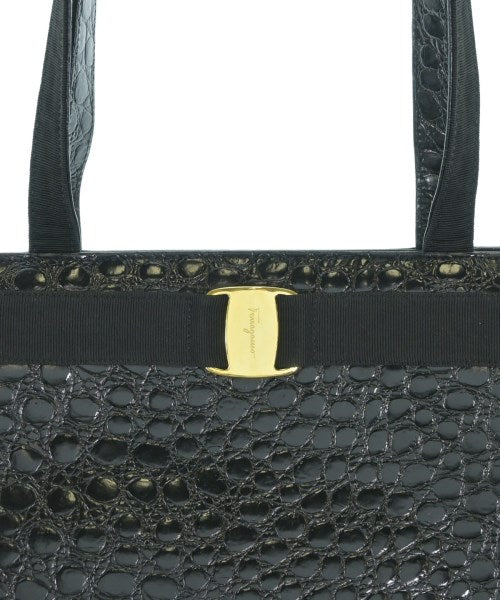 Salvatore Ferragamo กระเป๋าถือขนาดใหญ่
