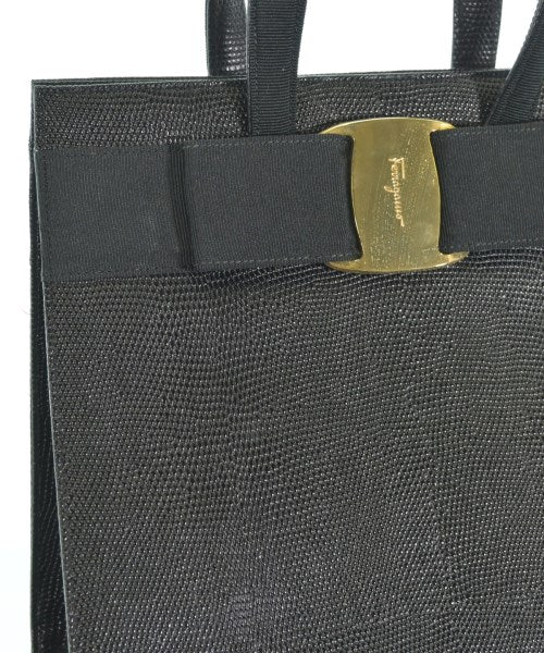 Salvatore Ferragamo กระเป๋าถือ