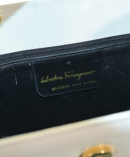 Salvatore Ferragamo กระเป๋าสะพาย