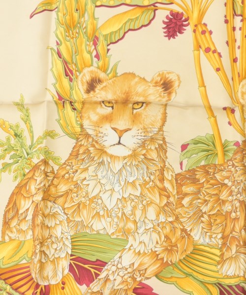 Salvatore Ferragamo ผ้าพันคอ