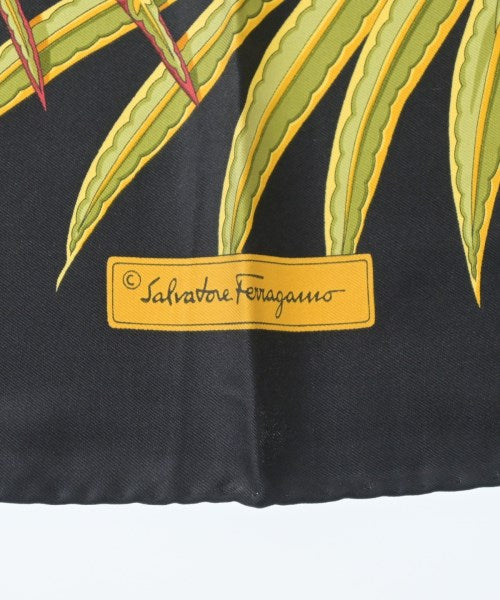 Salvatore Ferragamo ผ้าพันคอ