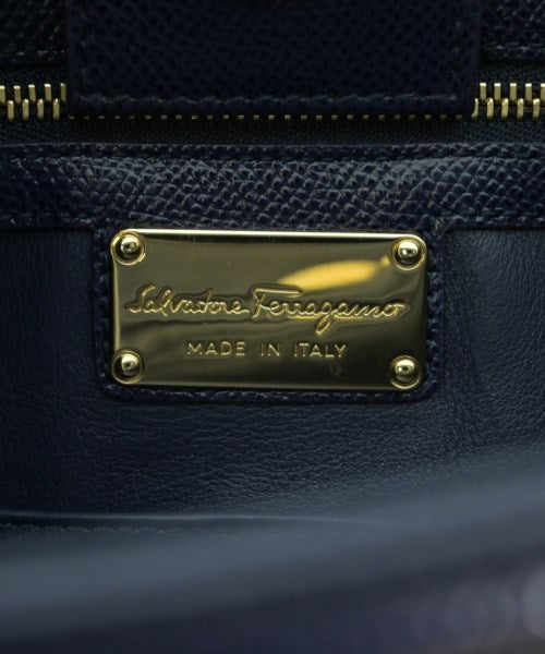 Salvatore Ferragamo กระเป๋าถือขนาดใหญ่