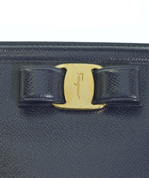 Salvatore Ferragamo กระเป๋าถือขนาดใหญ่