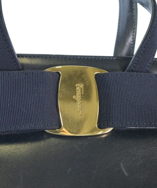 Salvatore Ferragamo กระเป๋าถือ