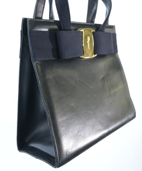 Salvatore Ferragamo กระเป๋าถือ