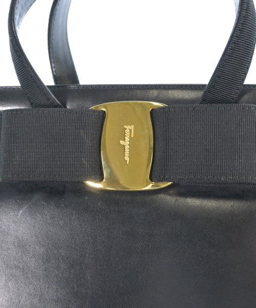 Salvatore Ferragamo กระเป๋าถือ