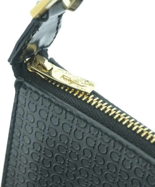 Salvatore Ferragamo กระเป๋าสะพาย