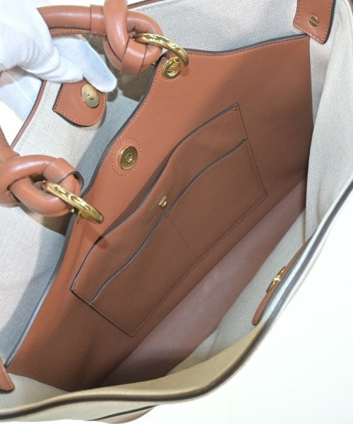 Salvatore Ferragamo กระเป๋าถือขนาดใหญ่