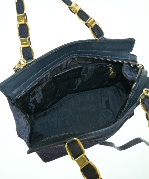 Salvatore Ferragamo กระเป๋าสะพาย