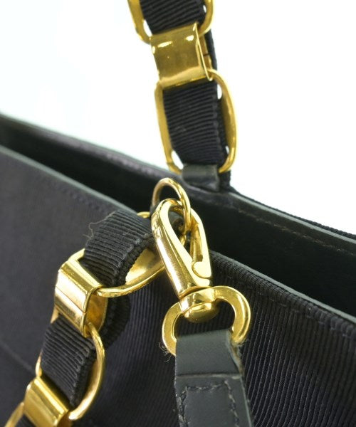 Salvatore Ferragamo กระเป๋าสะพาย
