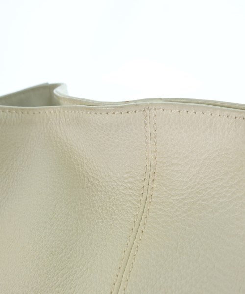Salvatore Ferragamo กระเป๋าสะพาย