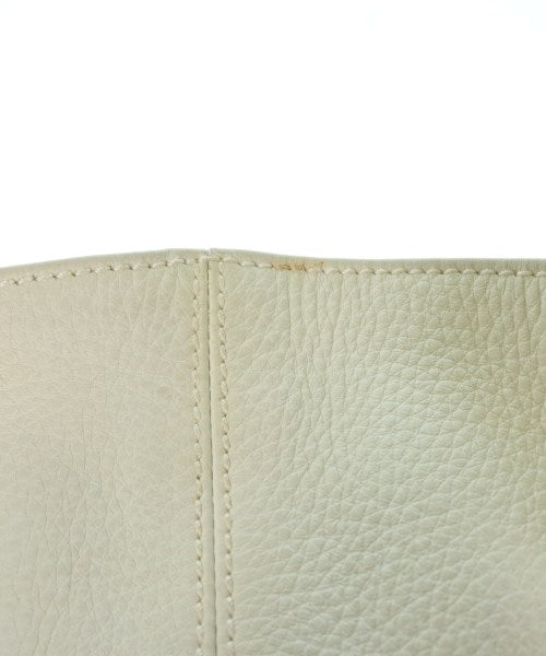 Salvatore Ferragamo กระเป๋าสะพาย