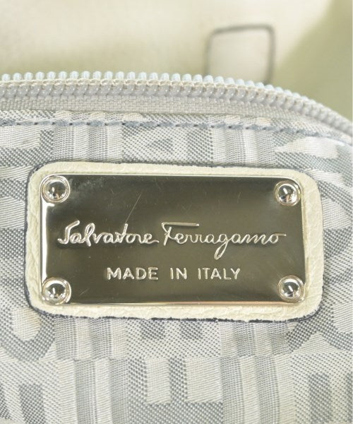 Salvatore Ferragamo กระเป๋าสะพาย