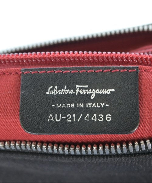 Salvatore Ferragamo กระเป๋าสะพาย
