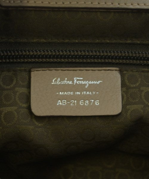 Salvatore Ferragamo กระเป๋าถือ