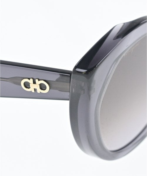 Salvatore Ferragamo แว่นกันแดด