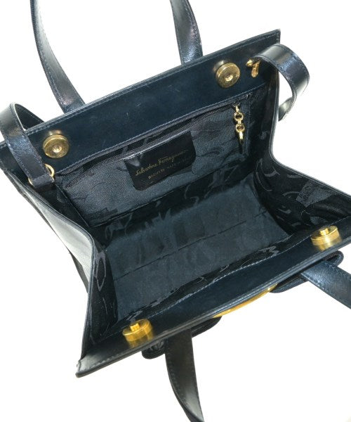 Salvatore Ferragamo กระเป๋าสะพาย