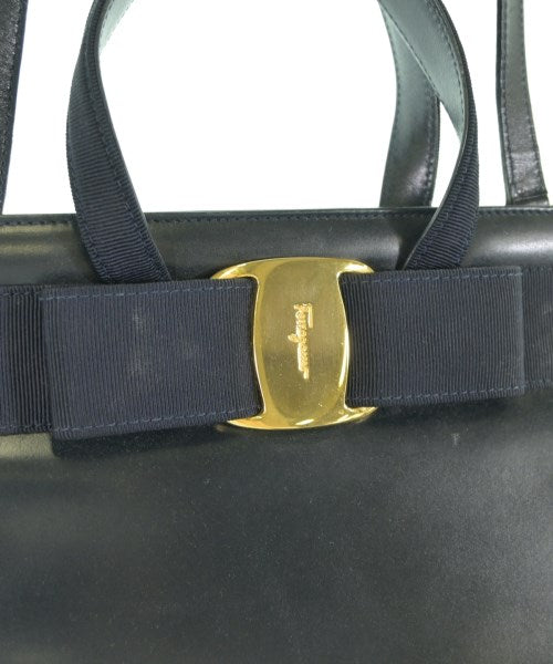 Salvatore Ferragamo กระเป๋าสะพาย
