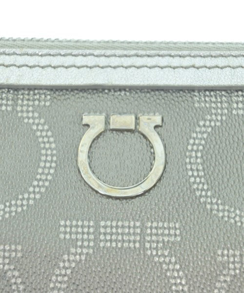 Salvatore Ferragamo กระเป๋าถือ